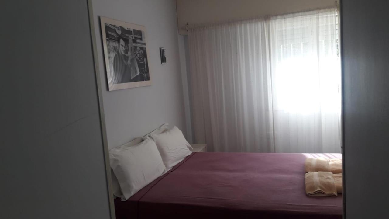 Hotel De Cine Las Golondrinas Вілья-Хесель Номер фото